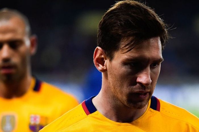 Ekspresi Lionel Messi saat meninggalkan lapangan pertandingan Estadio Anoeta, San Sebastian, Spanyol, usai Barcelona dikalahkan Real Sociedad dalam lanjutan La Liga 2015-2016 pada 9 April 2016.