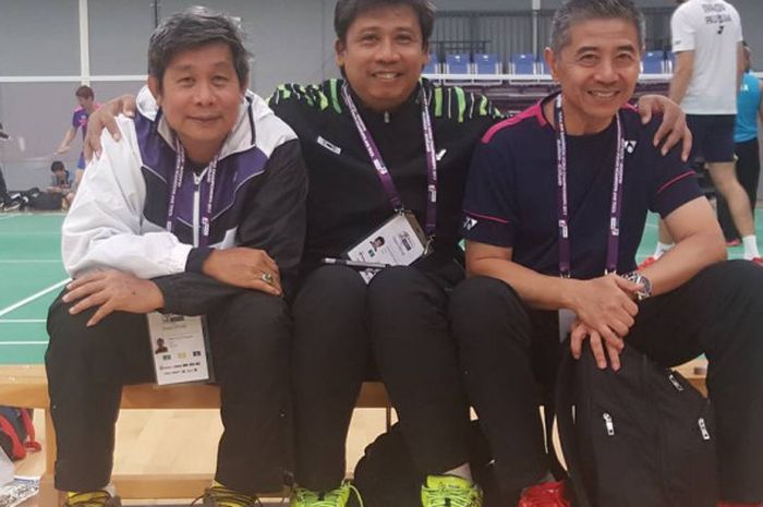 Mulyo Handoyo (kanan) ketika berpose dengan sesama pelatih bulu tangkis asal Indonesia, Herry Iman Pierngadi (kiri) dan Agus Dwi Santoso