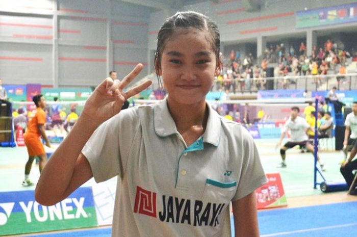 Pebulu tangkis tunggal putri junior nasional, Stephani Widjaja, berpose di sela penyelenggaraan Pembangunan Jaya Raya Junior GP Gold 2018 di GOR PB Jaya Raya, Bintaro, Tangerang, Rabu (4/4/2018).