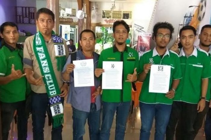 Tiga kelompok suporter Medan yang sepakat memberikan petisi kepada pengurus PSMS Medan.