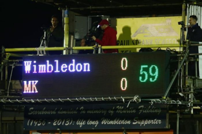 Pertandingan League One antara AFC Wimbledon dengan MK Dons, 22 September 2017.