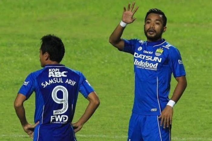  Duo pemain Persib, Samsul Arif dan Zulham Zamrun yang jadi bagian kemenangan skuat Maung Bandung atas Mitra Kukar di Stadion GBLA, Kota Bandung, Sabtu (18/6/2016) malam.  
