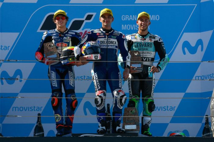 Marco Bezzecchi, Jorge Martin, dan Enea Bastianini saat berbagi podium pada balapan Moto3 GP Aragon di MotorLand Aragon, Spanyol, Minggu (23/9/2018). 