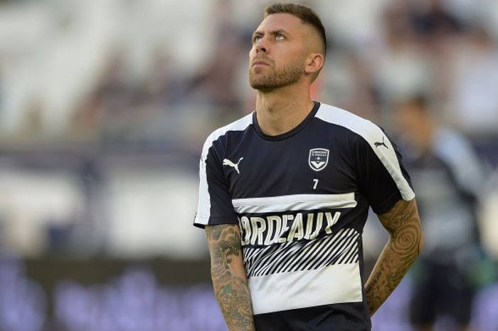 Penyerang Bordeaux, Jeremy Menez, melakukan pemanasan jelang laga Liga Prancis antara Bordeaux dan Metz di Stadion Matmut Atlantique, Bordeaux, Prancis, pada 8 April 2017.