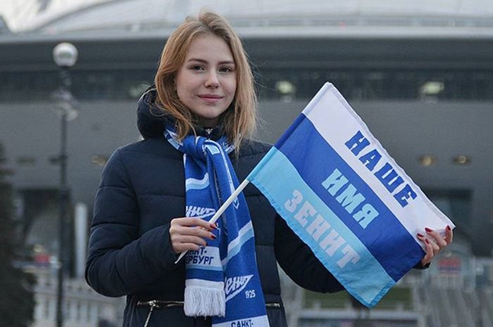 Salah sseorang suporter Zenit St Petersburg.