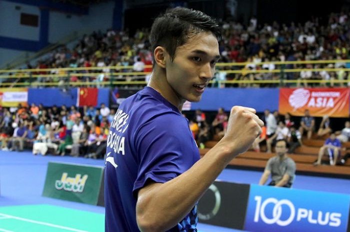 Pebulu tangkis tunggal putra Indonesia, Jonatan Christie, melakukan selebrasi setelah memenangi laga atas Son Wan-ho, 21-18, 21-14, pada semifinal Kejuaraan Beregu Asia 208 melawan Korea Selatan di Stadium Sultan Abdul Halim, Alor Setar, Kedah, Malaysia, Sabtu (10/2/2018).