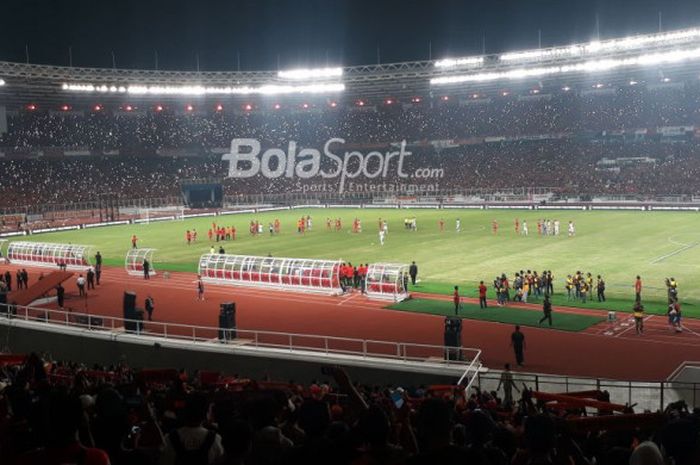 Akhir pertandingan final Piala Presiden 2018 antara Persija Jakarta dan Bali United  di Stadion Utama Gelora Bung Karno, Jakarta, Sabtu (17/2/2018). 