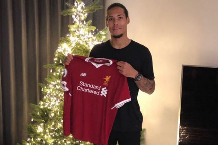 Virgil van Dijk resmi berseragam Liverpool pada 1 Januari 2018.