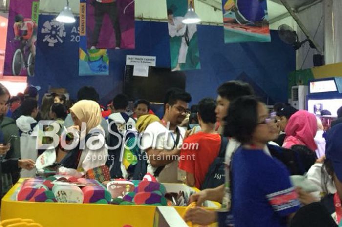 Suasana di dalam Asian Games Super Store 2018 di Istora Senayan, Jakarta, Jumat (31/8/2018) pagi