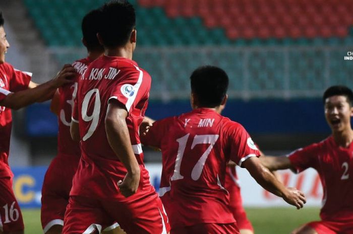 Suka cita para pemain timnas U-19 Korea Utara seusai mencetak gol ke gawang timnas U-19 Irak pada la