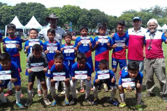 Pada pemain di Okky Splash Youth Soccer League U-12.