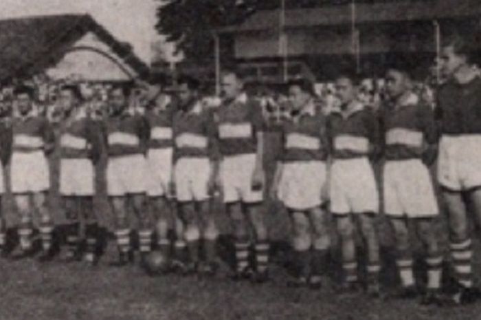 Skuat masa-masa awal Voetbalbond Indonesia Jacatra (VIJ) yang merupakan asal-usul Persija Jakarta. 