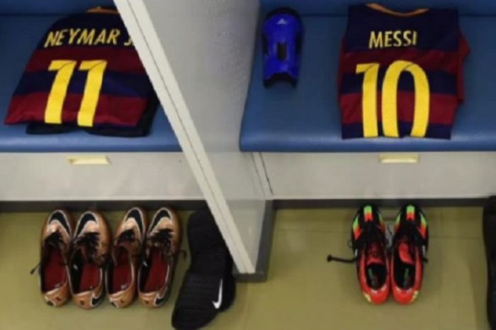 Lionel Messi mengunggah jersey dirinya dan Neymar di ruang ganti Barcelona lewat akun Instagram, Rabu (2/8/2017), untuk mengenang persahabatan mereka. Neymar pindah ke Paris Saint-Germain.