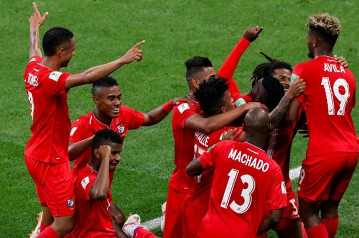 Para pemain Panama merayakan gol yang dicetak timnya ke gawang Tunisia dalam laga Grup G Piala Dunia 2018 di Mordovia Arena, Saransk, Rusia pada 28 Juni 2018.