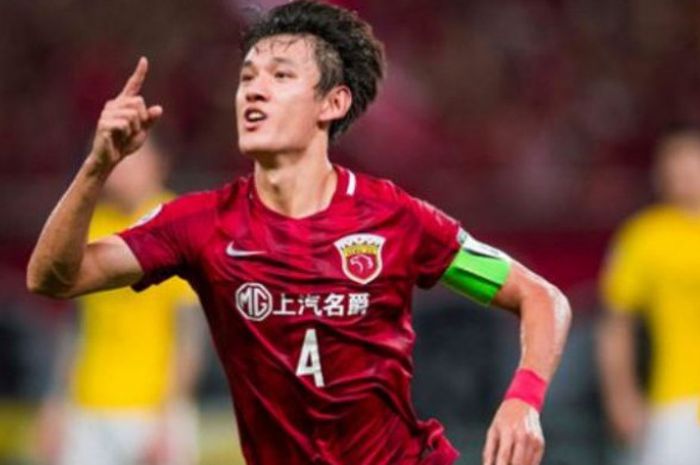 Bek timnas China, Wang Shenchao saat membela klubnya, Shanghai SIPG.