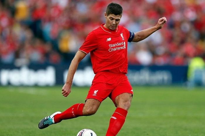  Aksi Steven Gerrard dalam pertandingan Liverpool FC Legends melawan Australian Legends di ANZ Stadium, Sydney, Australia, 07 Januari 2016.  