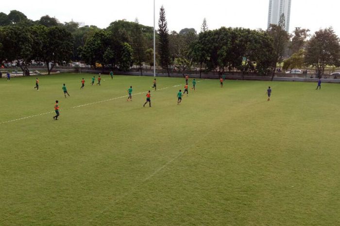  Timnas Indonesia menggelar sesi latihan kedua di Lapangan ABC, Senayan, Jakarta Pusat, Selasa (24/4/2018).