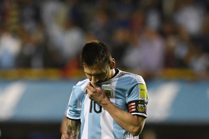  Reaksi megabintang Argentina, Lionel Messi, seusai laga Kualifikasi Piala Dunia 2018 zona Amerika Selatan kontra Peru di Buenos Aires, Argentina, pada 6 Oktober 2017. 