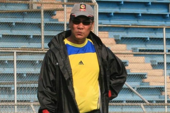 Freddy Muli, mantan manajer PSMS, Persegres, dan Persebaya.