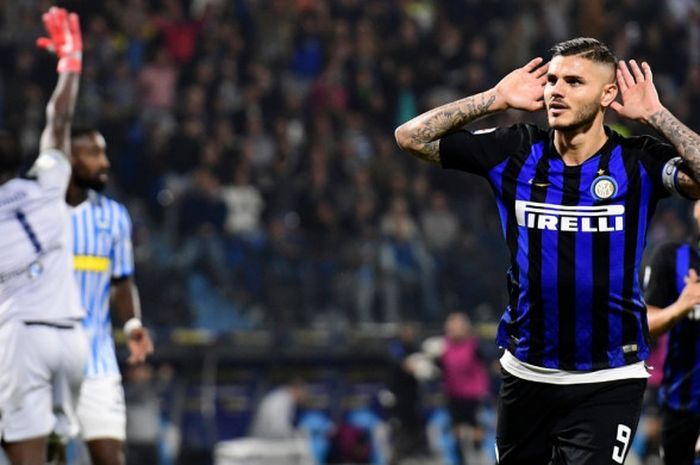 Bomber Inter Milan, Mauro Icardi, melakukan selebrasi setelah mencetak gol ke gawang SPAL pada laga lanjutan Liga Italia di Stadion Paolo Mazza, Minggu (7/10/2018) waktu setempat.