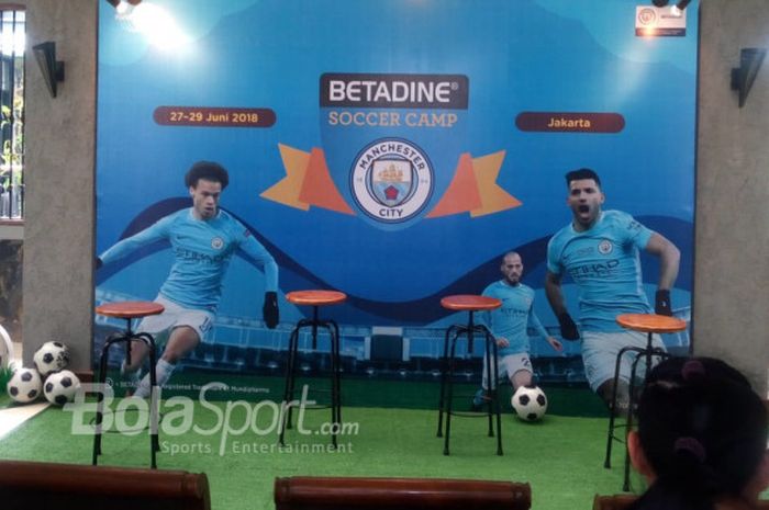 Betadine bersama Manchester City menggelar press conference di Plataran Menteng, Jakarta, Kamis (28/6/2018),  dalam rangka event BETADINE Soccer Camp yang digelar tiga hari di Jakarta pada 27-29 Juni 2018. 
