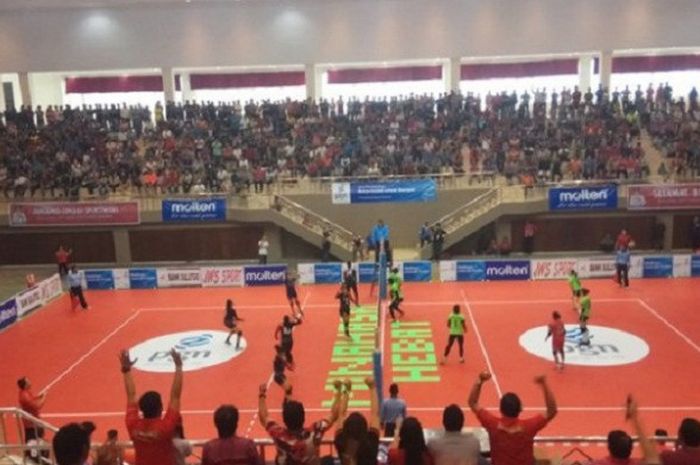 Tim voli putri JWS Minahasa dipastikan masuk divisi utama Livoli 2018 setelah berhasil menang pada laga semifinal divisi satu.