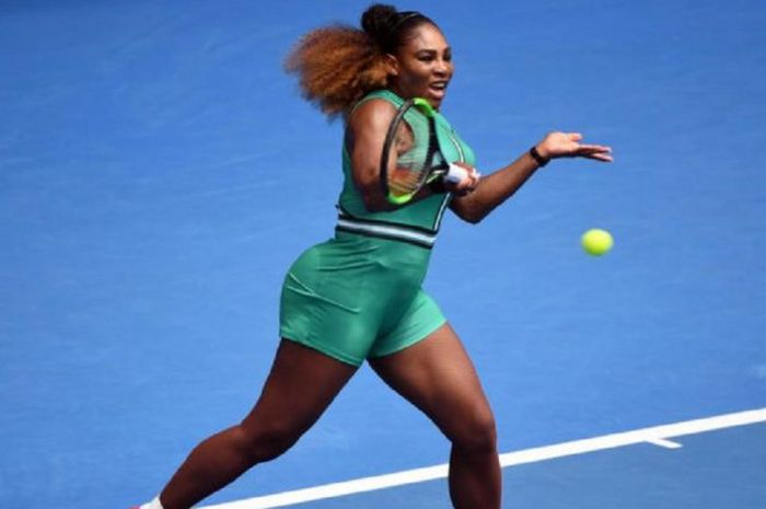 Petenis tunggal putri Amerika Serikat, Serena Williams, saat menjalani pertandingan melawan Tatjana Maria (Jerman) pada babak kesatu Australian Open 2019 di Melbourne Park, Melbourne, Australia, Kamis (17/1/2019).