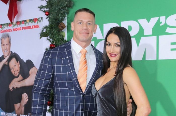 Pasangan pegulat WWE, John Cena dan Nikki Bella, sama-sama dieliminasi pegulat Jepang dalam ajang Royal Rumble 2018, Senin (29/1/2018) WIB di Philadelphia, Amerika Serikat.