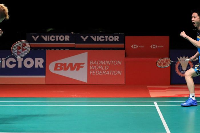 Pasangan ganda putra Indonesia, Marcus Fernaldi Gideon/Kevin Sanjaya Sukamuljo, melakukan selebrasi 