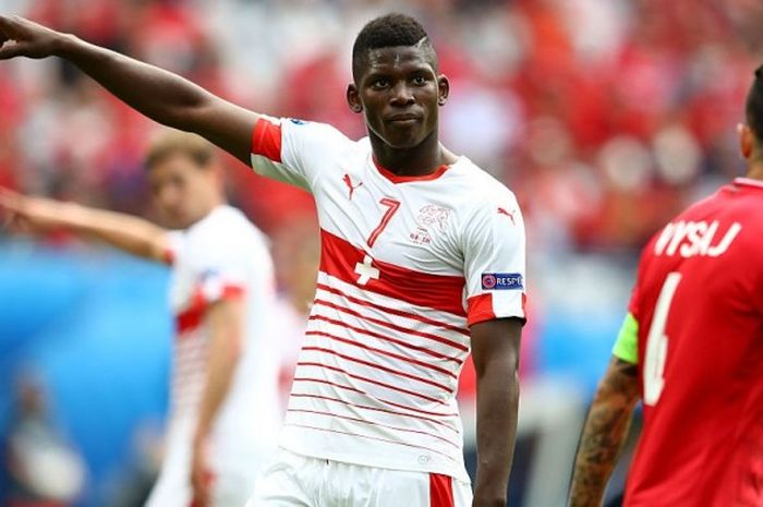 Striker tim nasional Swiss, Breel Embolo, dalam pertandingan Grup A Piala Eropa 2016 menghadapi Albania di Stade Bollaert-Delelis, Lens, Prancis, pada 11 Juni 2016.