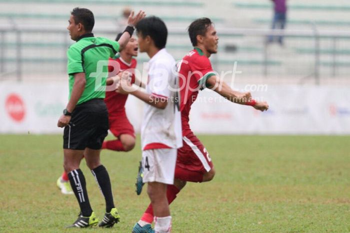 Rezaldi Hehanusa merayakan gol ketiga timnas Indonesia ke gawang Myanmar dalam perebutan medali perunggu SEA Games 2017 di Selayang, Selasa (29/8/2017). 
