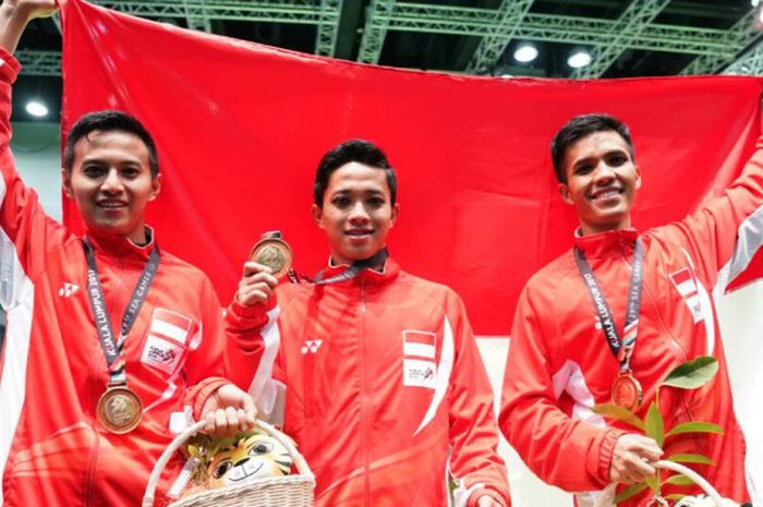 Tim pencak silat artistik beregu putra meraih medali emas dalam ajang SEA Games 2017, Sabtu (26/8/2017)