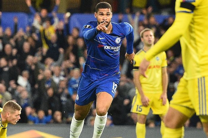 Gelandang Chelsea, Ruben Loftus-Cheek, merayakan gol yang dicetak ke gawang BATE Borisov dalam laga Grup L Liga Europa di Stadion Stamford Bridge, London, Inggris pada 25 Oktober 2018.