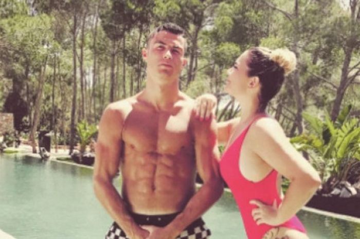 Cristiano Ronaldo dan Katia Aveiro ketika berlibur di Ibiza