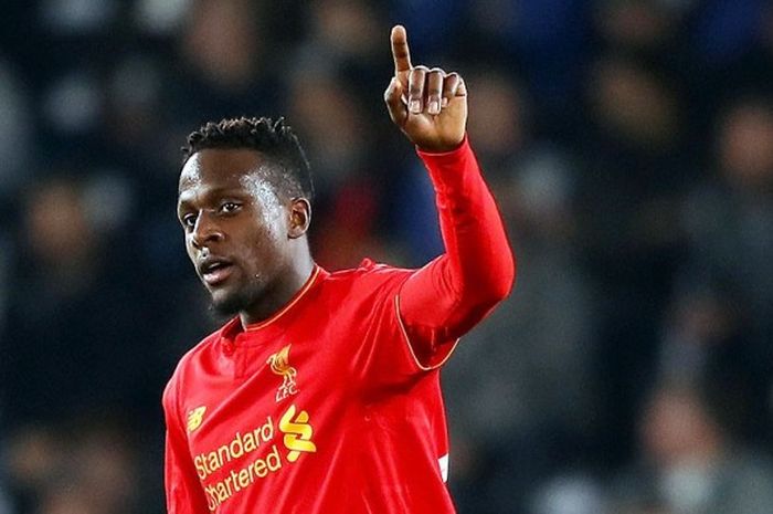 Selebrasi striker Liverpool, Divock Origi, usai mencetak gol ketiga timnya saat melawan Derby County dalam laga Putaran Ketiga Piala Liga Inggris 2016-2017 di Stadion iPro, Derby, pada 20 September 2016.