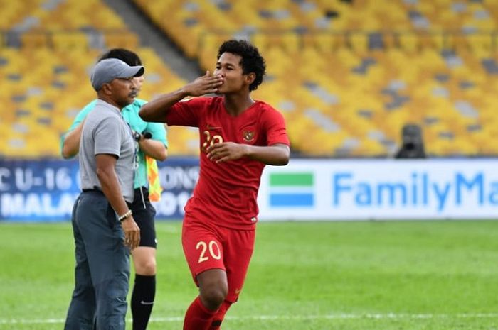 Striker Timnas U-16 Indonesia Bagus Kahfi selebrasi usai membobol gawang Timnas U-16 Iran dalam laga perdana Grup C Piala Asia (AFC Cup) U-16 2018 di Stadion Nasional Bukit Jalil, Kuala Lumpur, Malaysia, Jumat (21/9/2108) sore WIB.