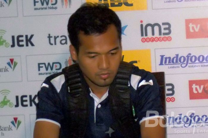 Syaiful Ramadhan, bek Mitra Kukar, dalam jumpa pers menjelang pertandingan. 
