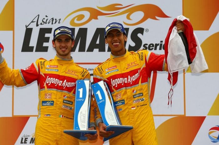 Antonio Giovinazzi (kiri) dan Sean Gelael saat memperkuat tim Jagonya Ayam di Asian Le Mans.