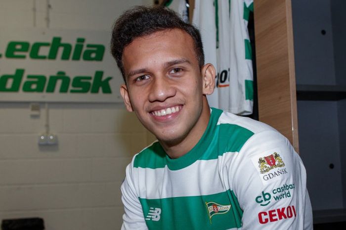 Egy Maulana Vikri bersama tim barunya asal Polandia, Lechia Gdansk.