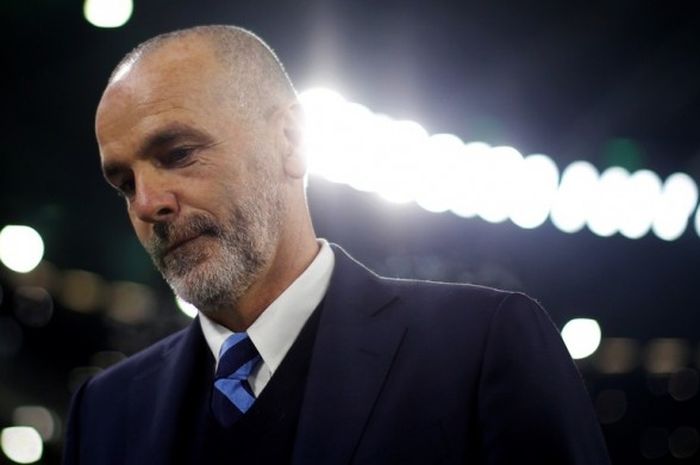 Pelatih Inter Milan, Stefano Pioli, mendampingi anak-anak asuhnya dalam laga Serie A kontra Juventus di Juventus Stadium, Turin, Italia, 5 Februari 2017.