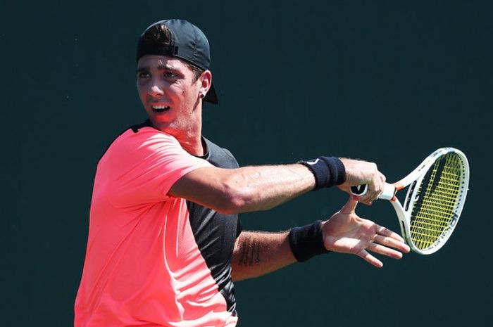 Petenis putra asal Australia, Thanasi Kokkinakis, saat tampil pada ajang Miami Open 2018.