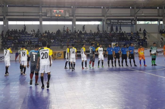 Tim Futsal Jateng (Orange) saat lawan Futsal Sultra (Putih) di GOR Jatinangor, Sumedang, Minggu (17/9/2017)