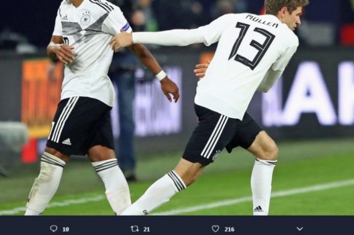 Pemain Jerman, Thomas Mueller, tampil dalam laga melawan Belanda pada UEFA Nations League di VELTINS-Arena, Senin (19/11/2018)