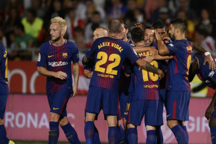 Selebrasi pemain FC Barcelona setelah unggul atas Girona pada babak pertama lanjutan Liga Spanyol di Stadion Municipal de Montilivi, Girona, Spanyol, Minggu (24/9/2017) dini hari WIB. 