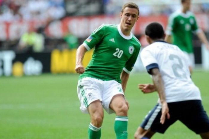 Penyerang Werder Bremen, Max Kruse, membela tim nasional Jerman dalam partai uji coba kontra Amerika Serikat di RFK Stadium, Washington, pada 2 Juni 2013.