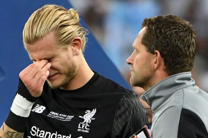  Ekspresi kiper Liverpool FC, Loris Karius, seusai laga final Liga Champions kontra Real Madrid di Stadion NSC Olimpiyskiy, Kiev, Ukraina pada 26 Mei 2018. 