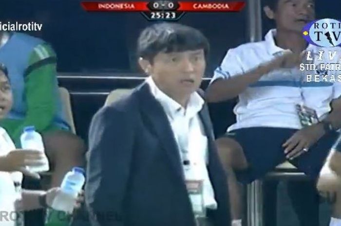 Ekspresi kemarahan pelatih Kamboja, Kazunori Inoue 
