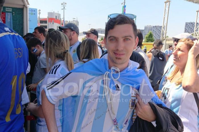 Jonathan, suporter timnas Argentina yang tinggal di Dublin, Irlandia dan datang ke Rusia untuk mendukung kebanggaannya melawan timnas Islandia di Spartak Stadium, Sabtu (16/6/2018).
