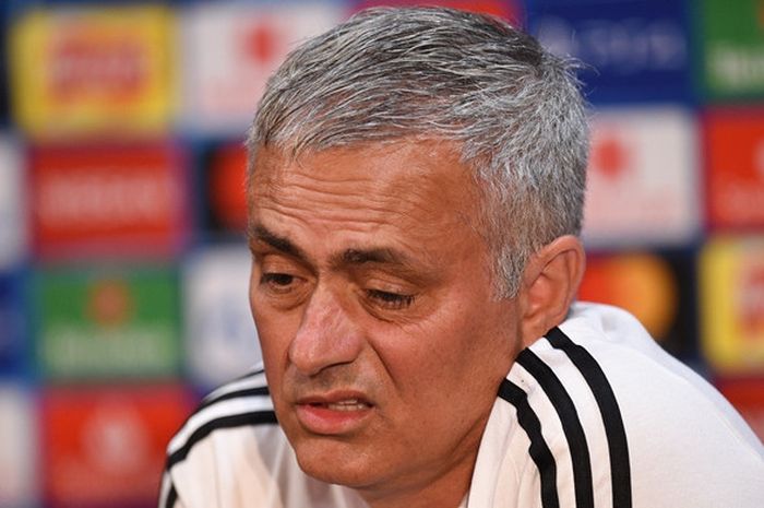 Pelatih Manchester United, Jose Mourinho, menghadiri konferensi pers di Stadion Old Trafford, Manchester, Inggris pada 22 Oktober 2018.