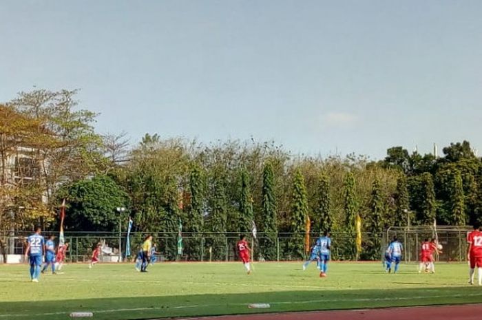 Suasana laga antara timnas U-19 Indonesia kontra Persibara dalam partai uji coba di Lapangan UNY, Sleman pada Sabtu (8/9/2018) sore. 